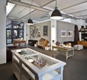 Cape Times is a shop & showroom in Berlin-Kreuzberg that we adore not only for their choice of lighting and clocks – which we were happy to supply – but also for the lively mixture of South African interior design choices it offers to its customers. Sofas and chairs, beadworks, ceramics and all kinds of other objects and accessories show the creativity of South Africa, thereby including traditional as well as modern designs. We especially like the Luna picture frames, which are handcrafted from reclaimed timber – thus setting an example in sustainability. 